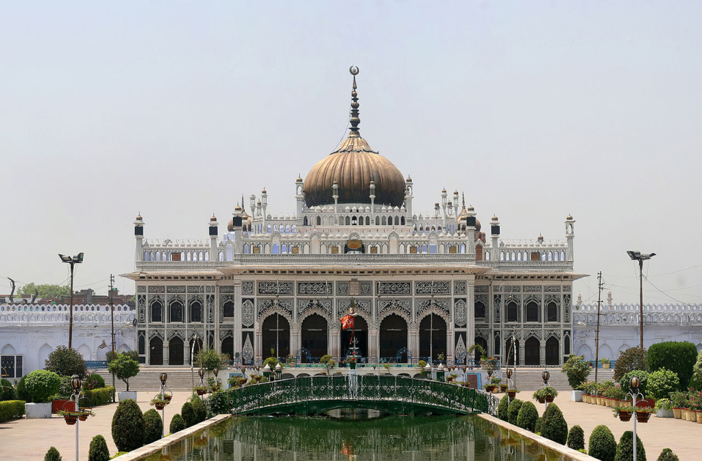 2. छोटा इमामबाड़ा (Chota Imambara)